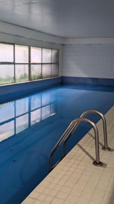 Esprit Vintage Avec Piscine, Proche Du Metro